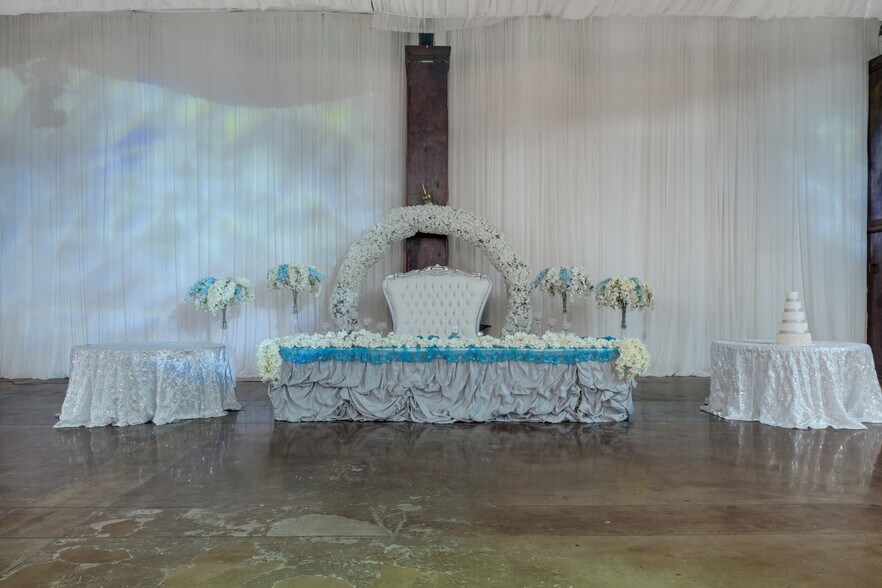 More Photos Of 8012 Endor, Houston Warehouse For Lease