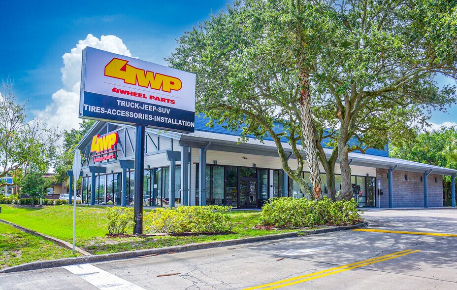 More Photos Of 2045 W New Haven Ave, Melbourne Freestanding For Lease