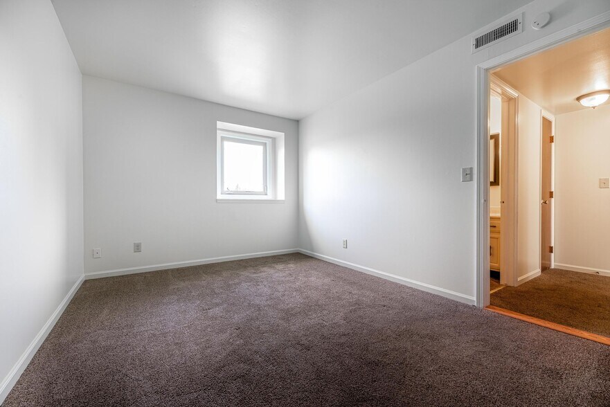 More Photos Of 261 Beattie Ave, Lockport Apartments For Sale