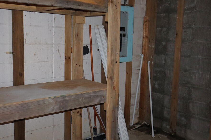 More Photos Of 501 Plaza Dr, Enterprise Storefront Retail Office For Sale