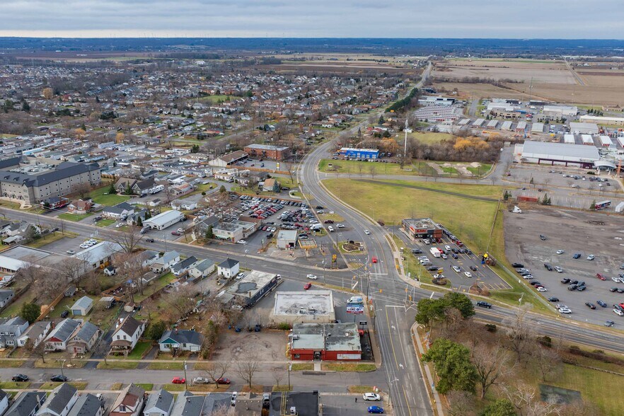 More Photos Of 231 St Paul St W, St Catharines General Retail For Sale
