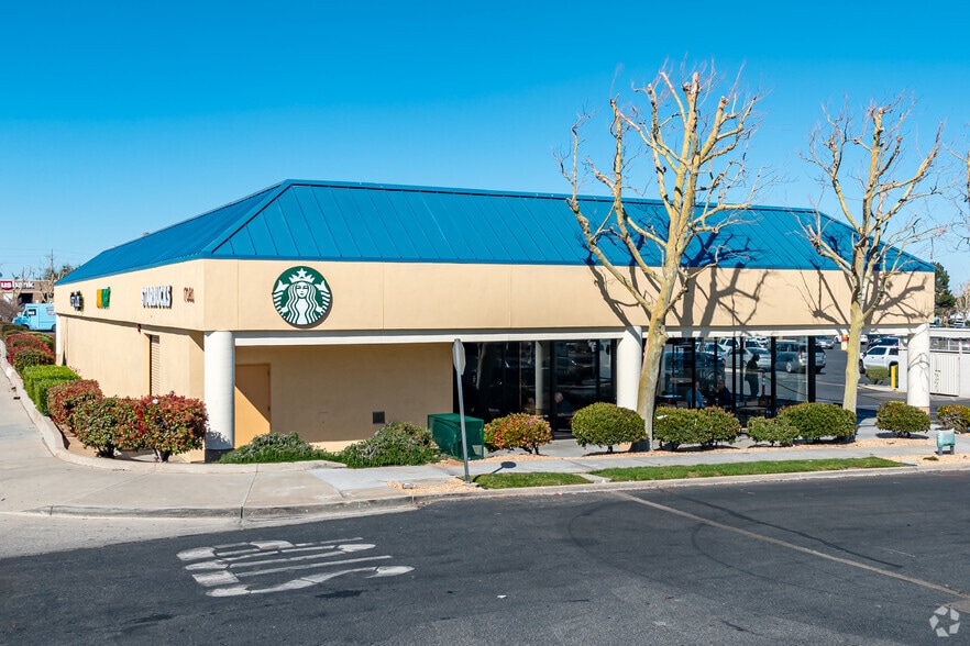 More Photos Of 17080 Bear Valley Rd, Victorville Storefront For Sale