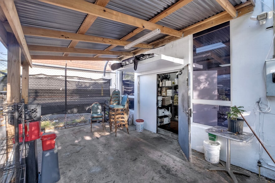 More Photos Of 646 Ne 79th St, Miami Restaurant For Sale