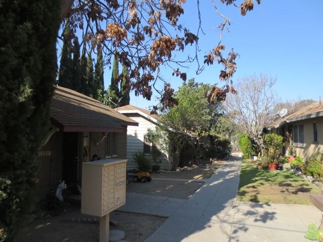 More Photos Of 1303-1315 Laveta Ter, Los Angeles Apartments For Sale