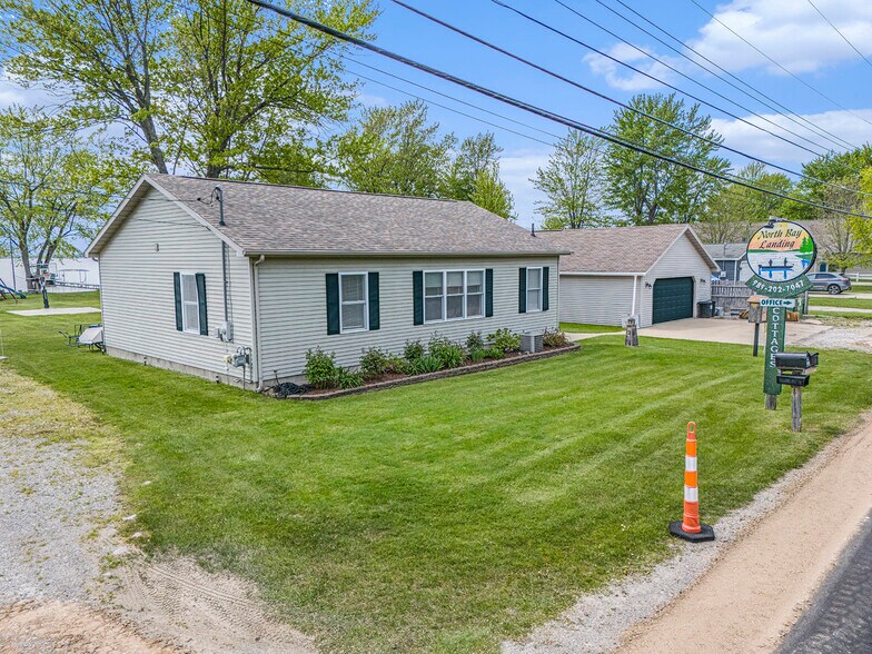 More Photos Of 10392 Houghton Lake dr, Houghton Lake Specialty For Sale