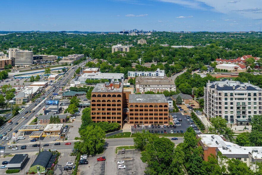 More Photos Of 104 Woodmont Blvd, Nashville Unknown For Lease