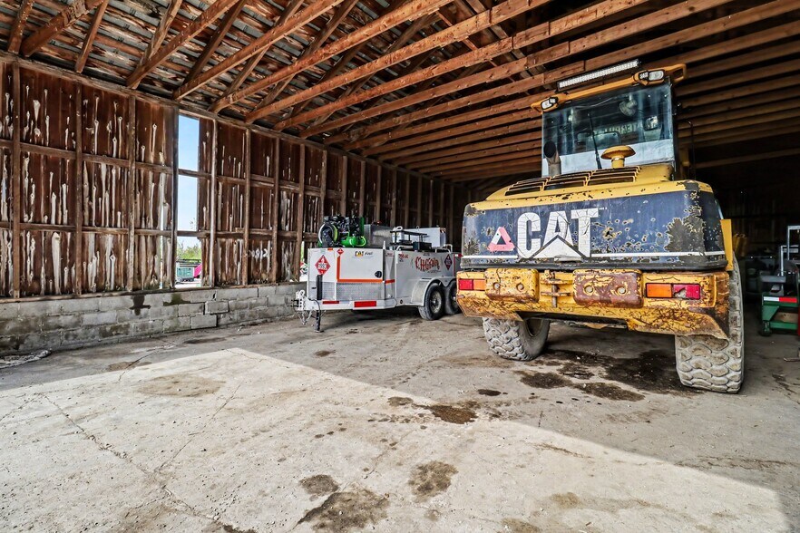 More Photos Of 4685 W US Route 20, Gibsonburg Light Distribution For Sale