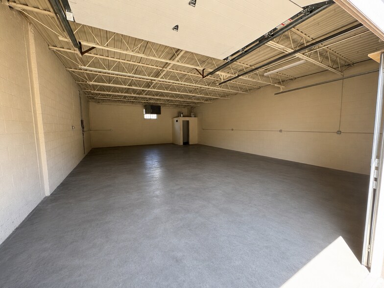 More Photos Of 32 Allen Blvd, Farmingdale Warehouse For Lease