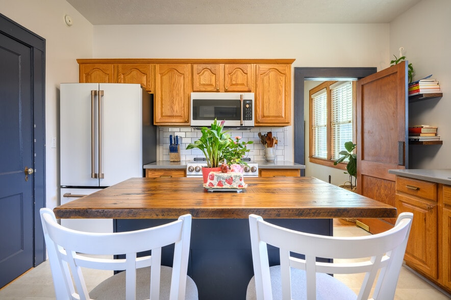 More Photos Of 132 Christiansburg Pike NE, Floyd Flex For Sale