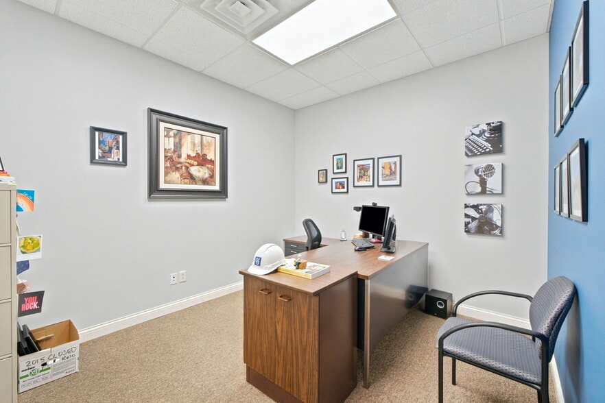 More Photos Of 9109 Stellhorn Crossing Blvd, Fort Wayne Office For Lease