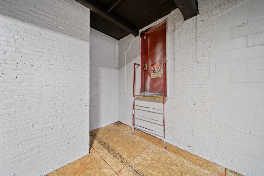 More Photos Of 174 N Main St, Franklin Light Manufacturing For Sale