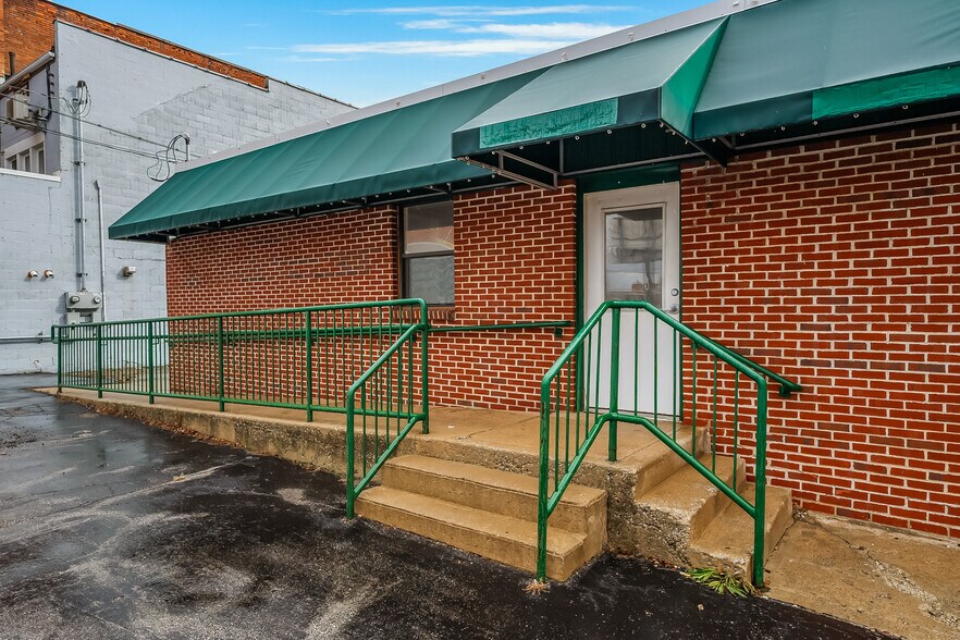 More Photos Of 114 W Church St, Marion Office Residential For Sale
