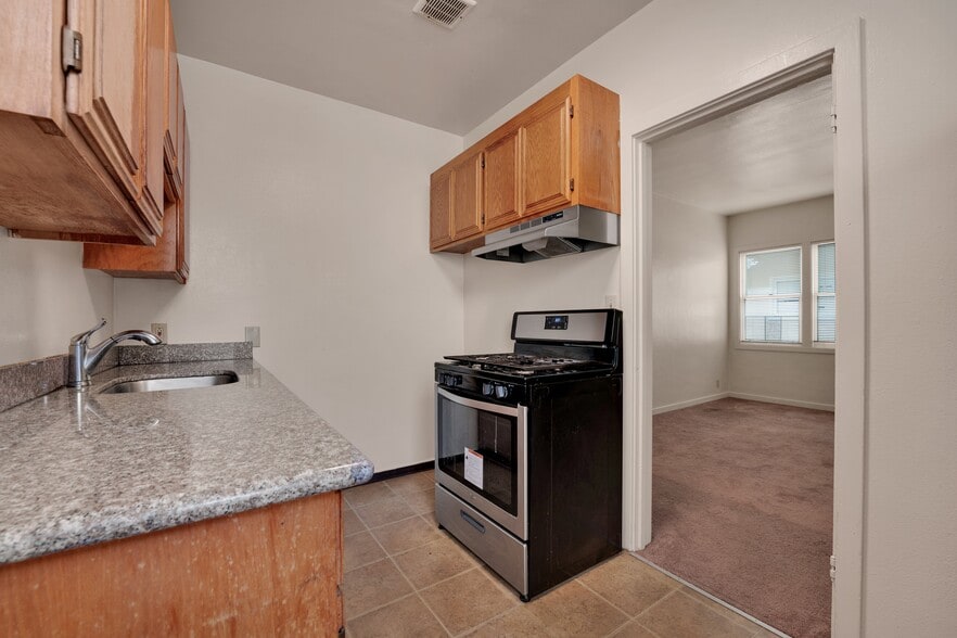 More Photos Of 1716-1732 University Ave, Berkeley Apartments For Lease