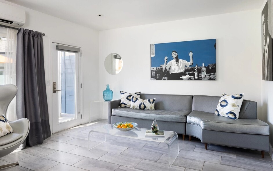 More Photos Of 2135 N Palm Canyon Dr, Palm Springs Hotel For Sale
