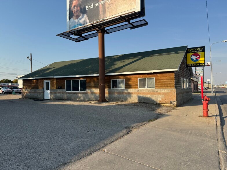 Primary Photo Of 1430 Main Ave, Fargo General Retail For Lease