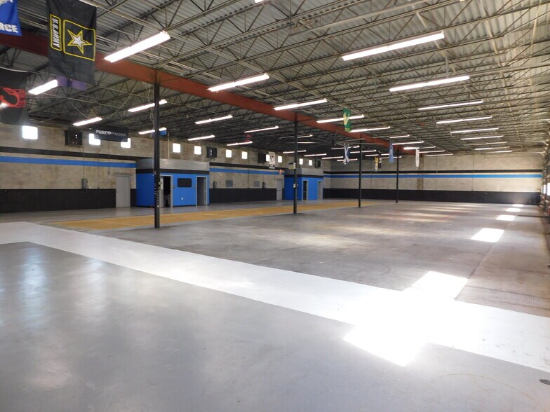 More Photos Of 5145 Commercial Dr, Melbourne Warehouse For Lease