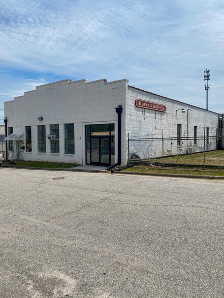 Primary Photo Of 512 Pershing Rd, Raleigh Warehouse For Lease