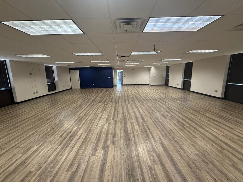 More Photos Of 2502 Rolac Rd, Jacksonville Industrial For Lease
