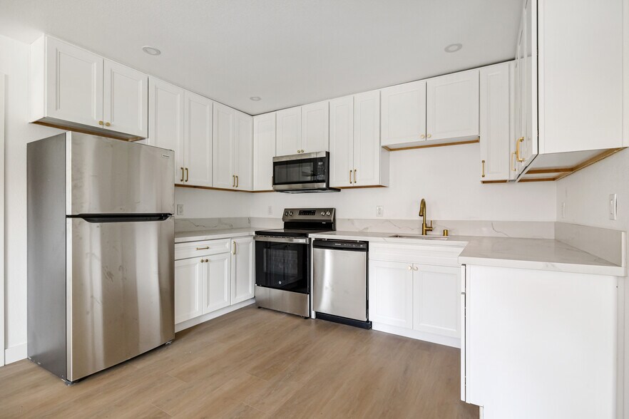 More Photos Of 569 Park Way, Chula Vista Apartments For Sale