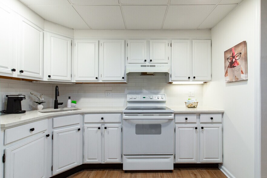 More Photos Of 48 Columbia St, Poughkeepsie Apartments For Sale