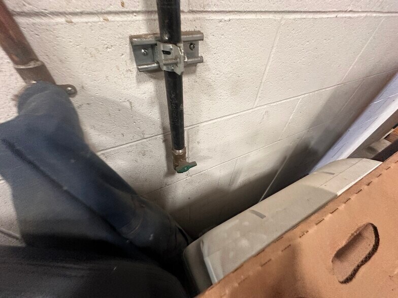 More Photos Of 3408 Busch Dr SW, Grandville Manufacturing For Sale