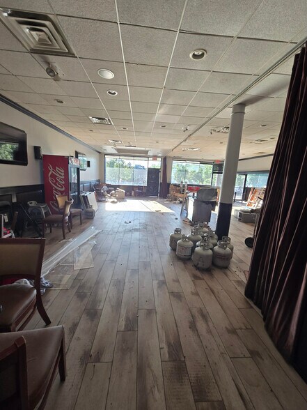 More Photos Of 4842 Arthur Kill Rd, Staten Island Flex For Lease