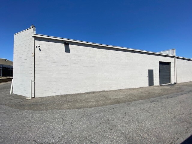 More Photos Of 1545 Simpson Way, Escondido Light Distribution For Sale