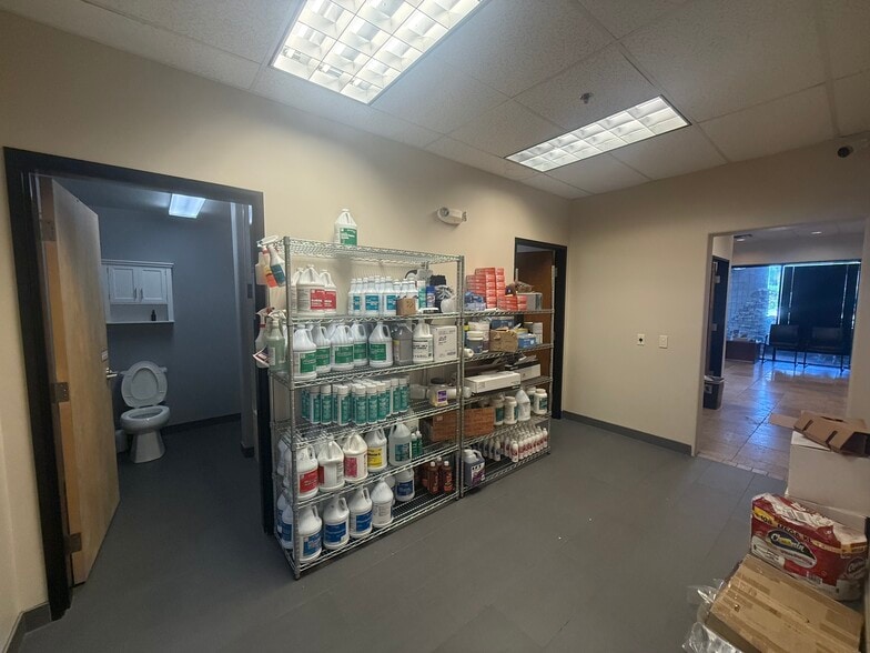 More Photos Of 20819 N 25th Pl, Phoenix Warehouse For Sale