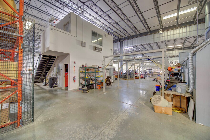 More Photos Of 1065 Marauder St, Chico Manufacturing For Lease