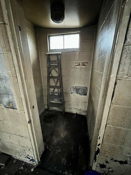 More Photos Of 2400 Ligonier St, Latrobe Auto Repair For Sale