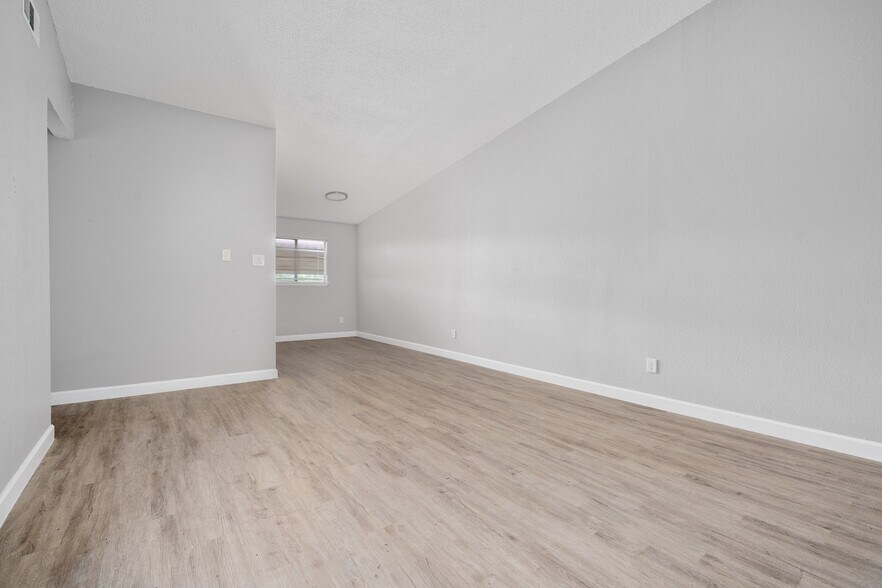 More Photos Of 10518 Heizer Dr, Corpus Christi Apartments For Sale