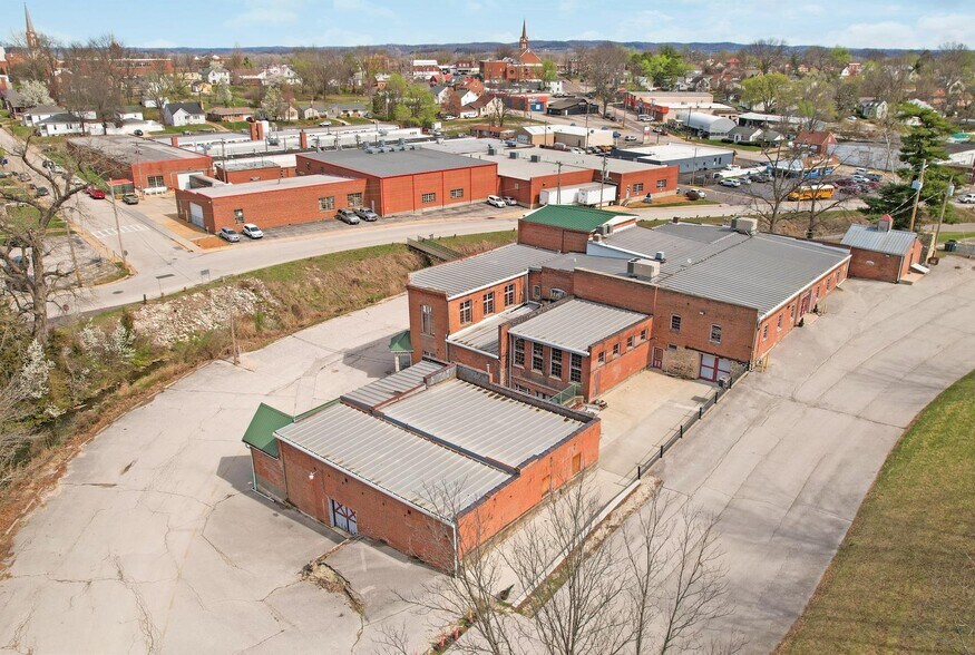 More Photos Of 108 Busch Ave, Washington Freestanding For Sale