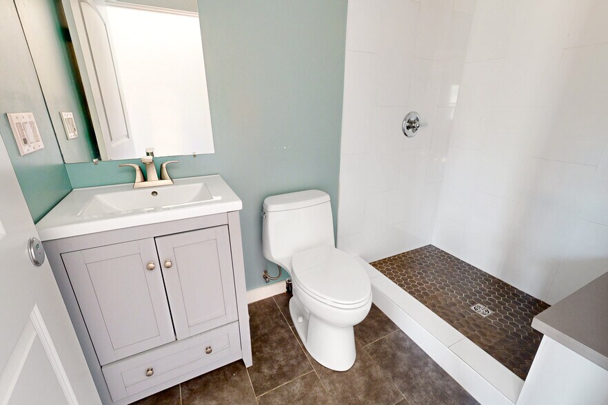 More Photos Of 5874 Doyle St, Emeryville Office For Sale