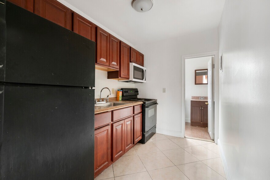 More Photos Of 1433 W Lombard St, Baltimore Multifamily For Sale