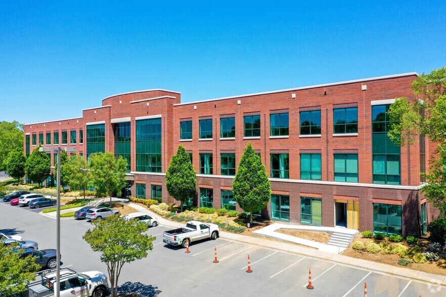 More Photos Of 9930 Kincey Ave, Huntersville Medical For Lease