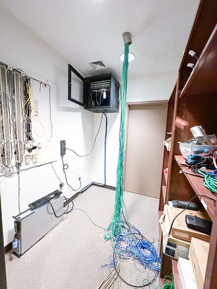 More Photos Of 8100 Ohio River Blvd, Emsworth Office For Lease