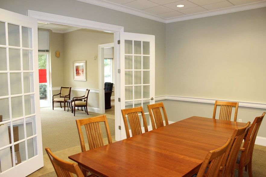 More Photos Of 101 E McBee Ave, Greenville General Retail For Lease
