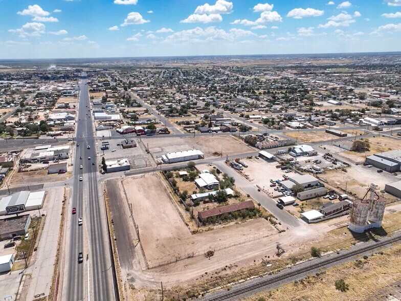 More Photos Of 300-305 S Grant Ave, Odessa Warehouse For Sale