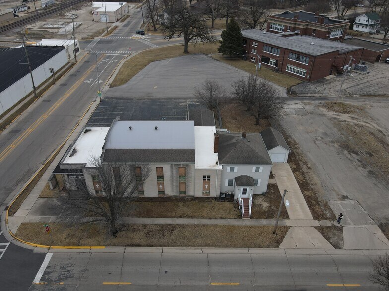 More Photos Of 109 S Washington St, Rochelle Religious Facility For Sale
