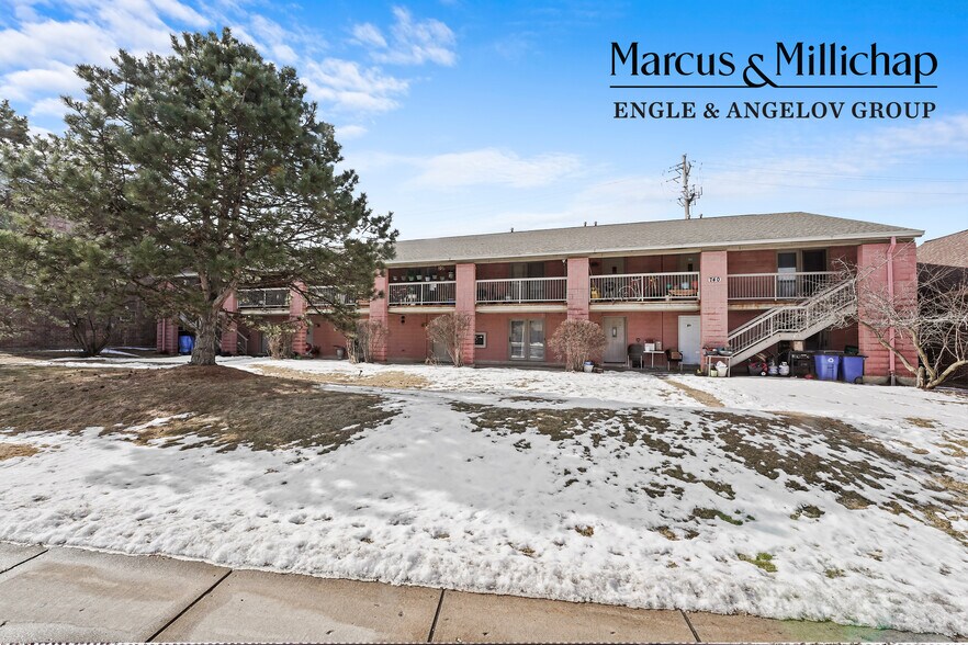 Primary Photo Of 740 Sheridan Rd, Highwood Apartments For Sale
