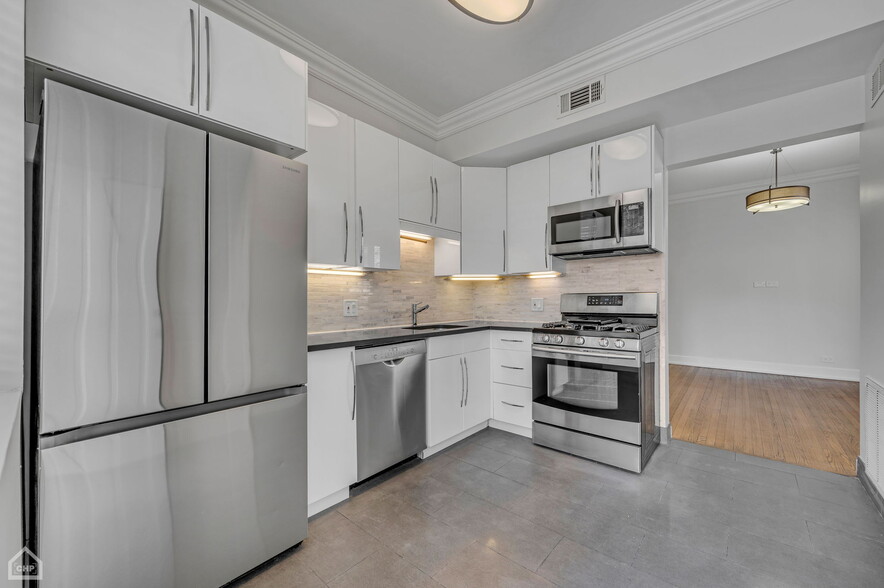 More Photos Of 4745 S Saint Lawrence Ave, Chicago Apartments For Sale