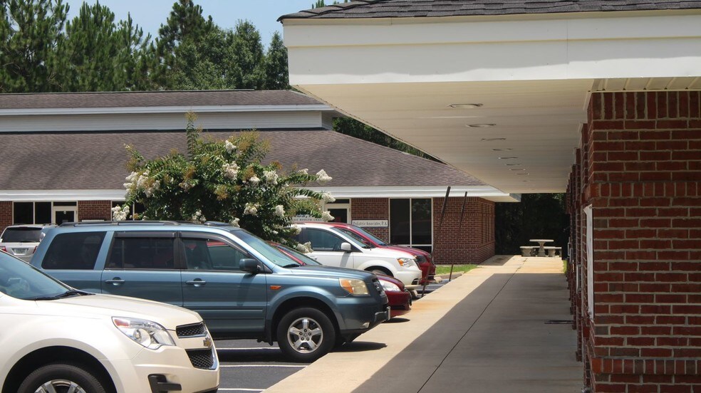 More Photos Of 12385 Sorrento Rd, Pensacola Coworking Space