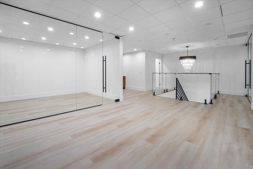 More Photos Of 1240 N Jefferson St, Anaheim Warehouse For Sale