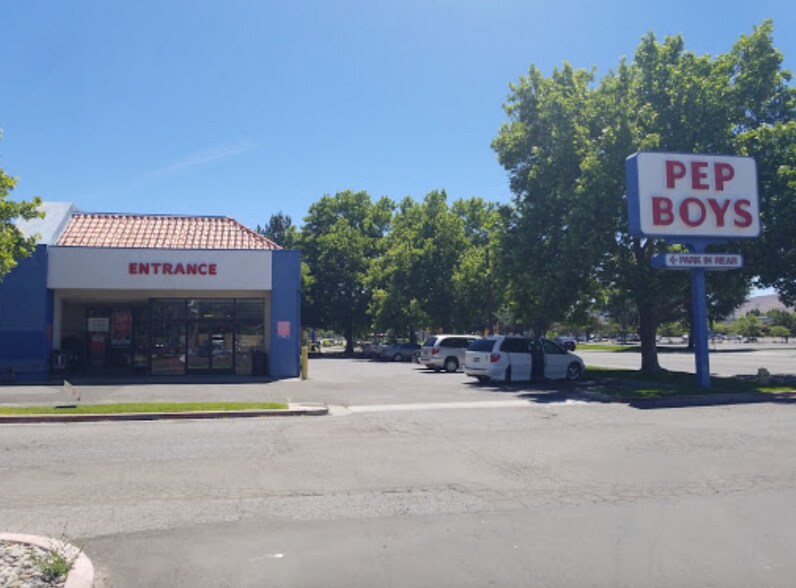 More Photos Of 300 E Prater Way, Sparks General Retail For Sale