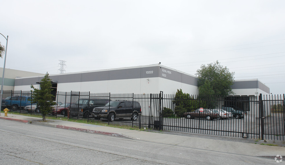 Primary Photo Of 13222 Estrella Ave, Los Angeles Manufacturing For Lease