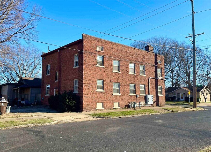 More Photos Of 919 W 3rd St, Peoria Apartments For Sale