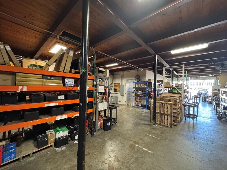 More Photos Of 550-552 Nimitz Hwy, Honolulu Warehouse For Lease