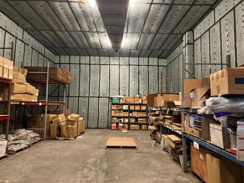 More Photos Of 116 Costa Rd, Highland Manufacturing For Sale