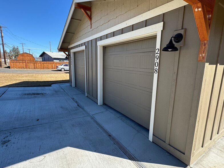 More Photos Of 2908 NW Canal Blvd, Redmond Specialty For Sale