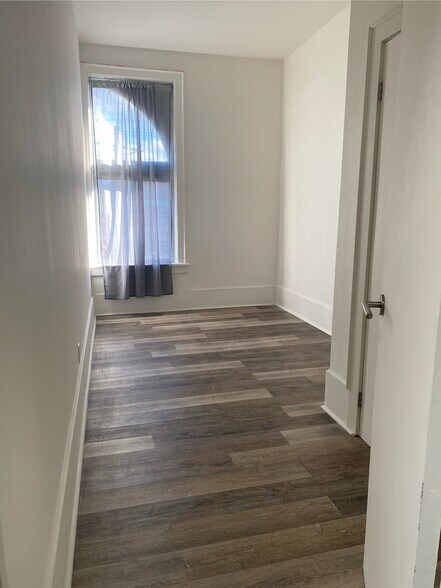 More Photos Of 1378 Queen St. W, Toronto Storefront Retail Residential For Sale